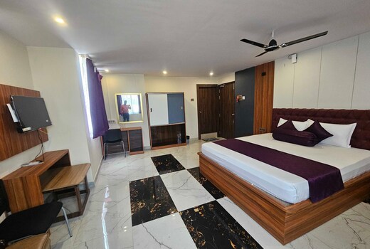 Hotel O D S