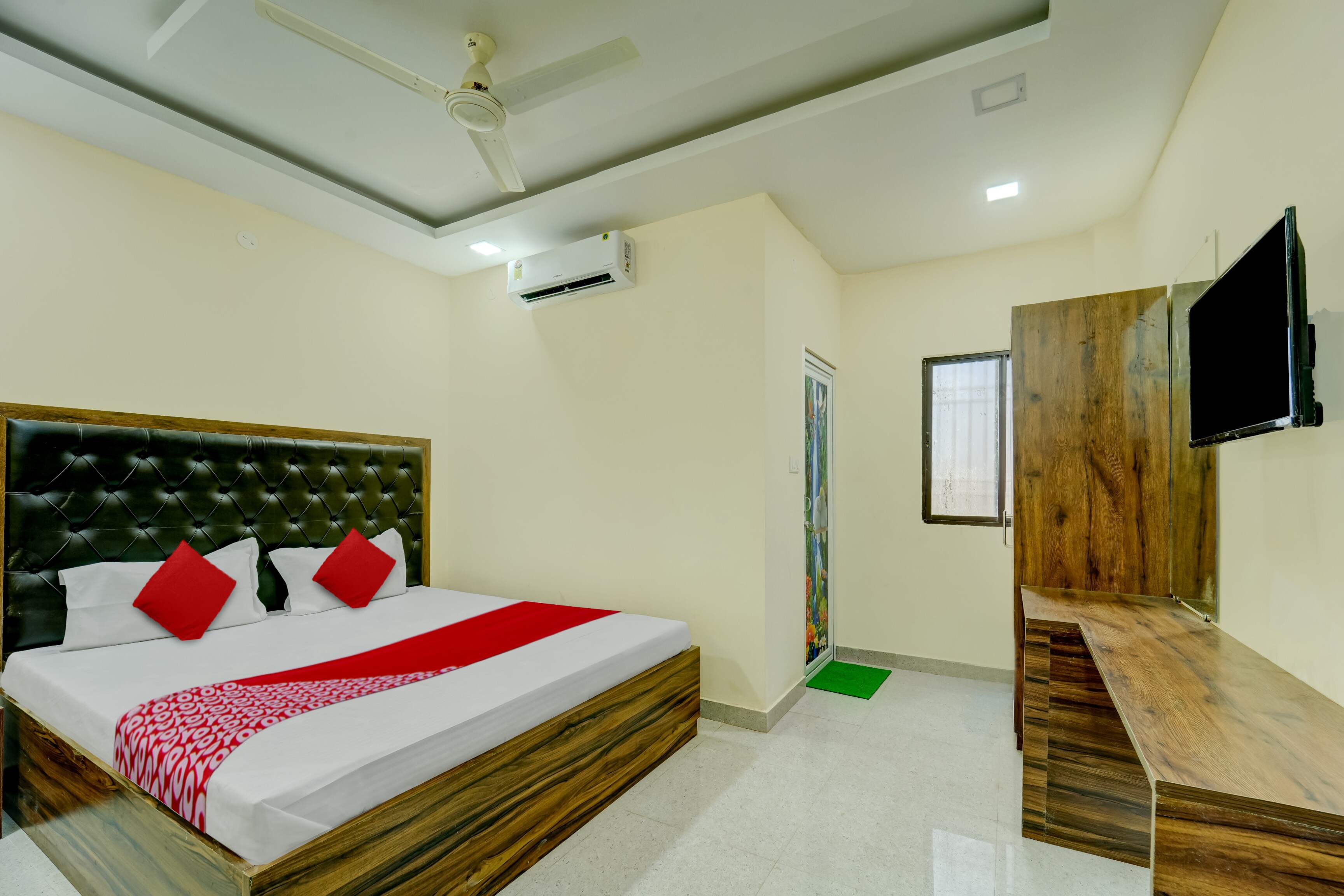 Hotel O Kings Resort