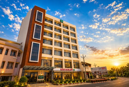 The Square Somnath-Pure Veg