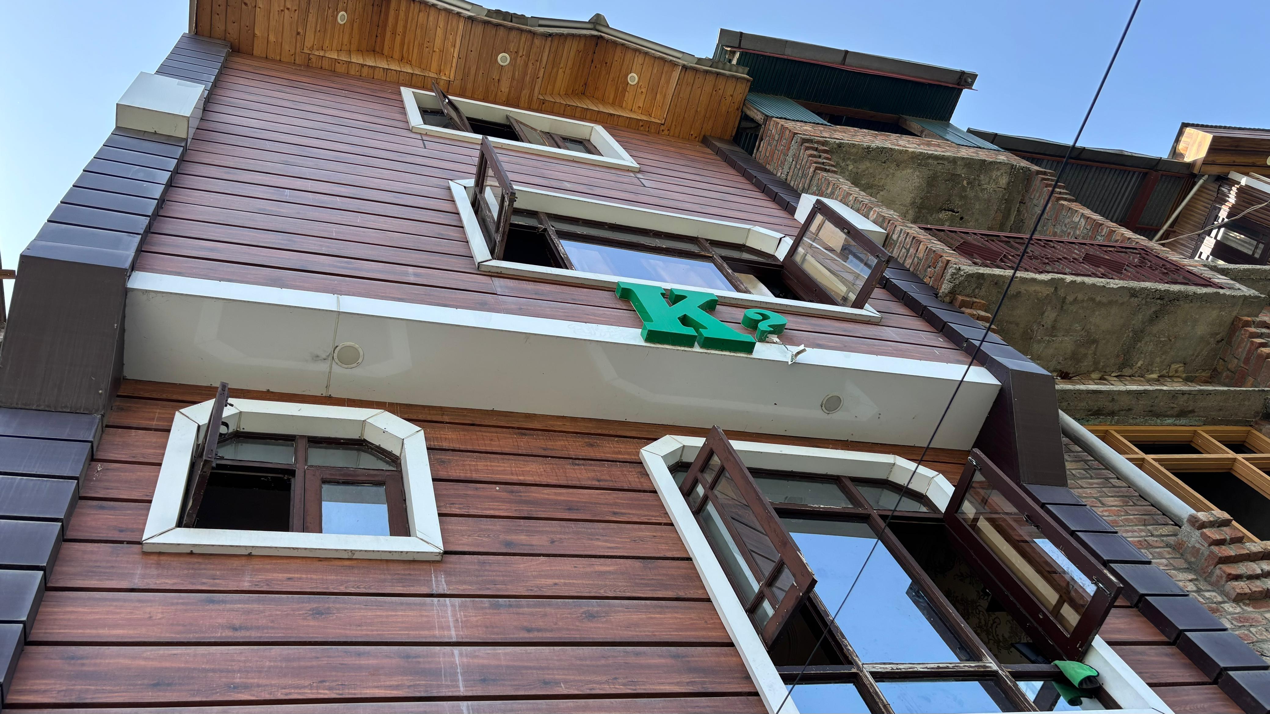 Hotel K2, Srinagar
