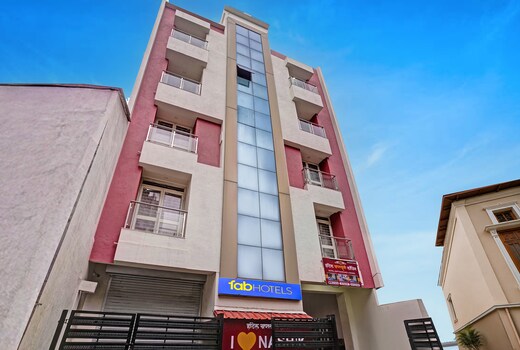 FabHotel Saptshrungi