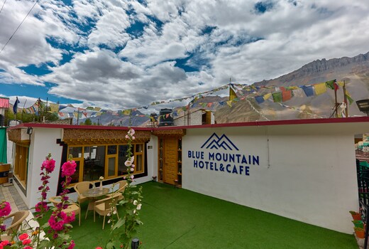 Blue Mountain Hotel & Cafe