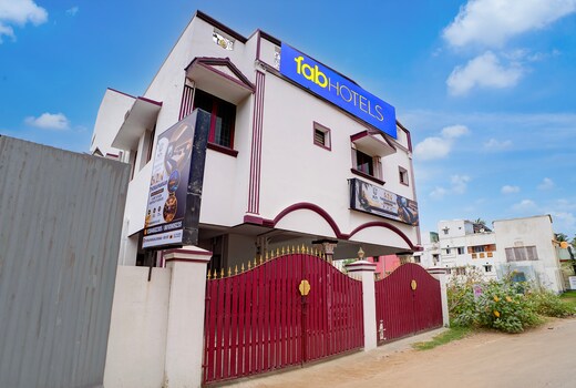 FabHotel Nimalan-Residency
