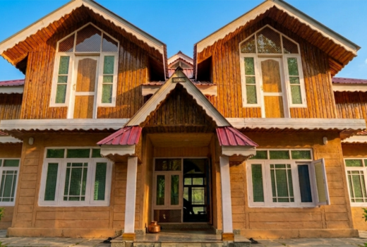 THE MARKHOR LODGE