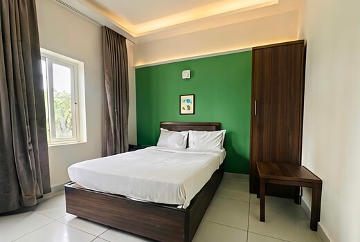 GOLDEN HEIGHTS INTERNATIONAL HOTEL