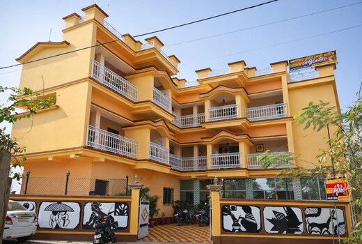Alor Bhuban Guest House & Restaurant