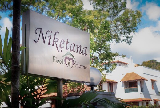 Niketana @ Boat Club