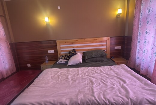 Jolly HomeStay Kaza