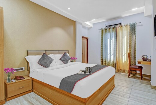 Townhouse Ekana Inn