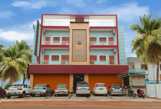 Mateen Grand