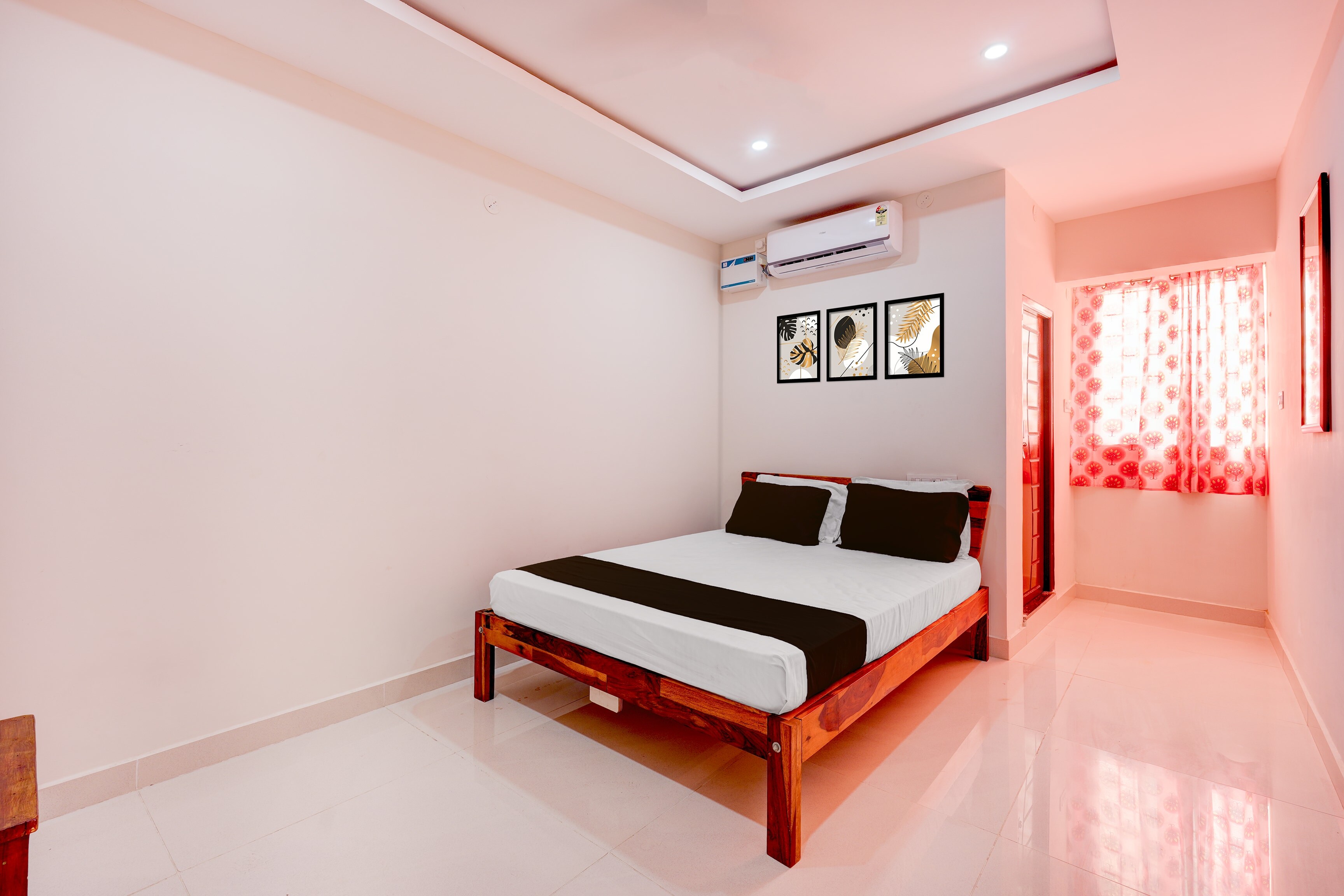 Hotel O Eswar Grand Palace Perungudi