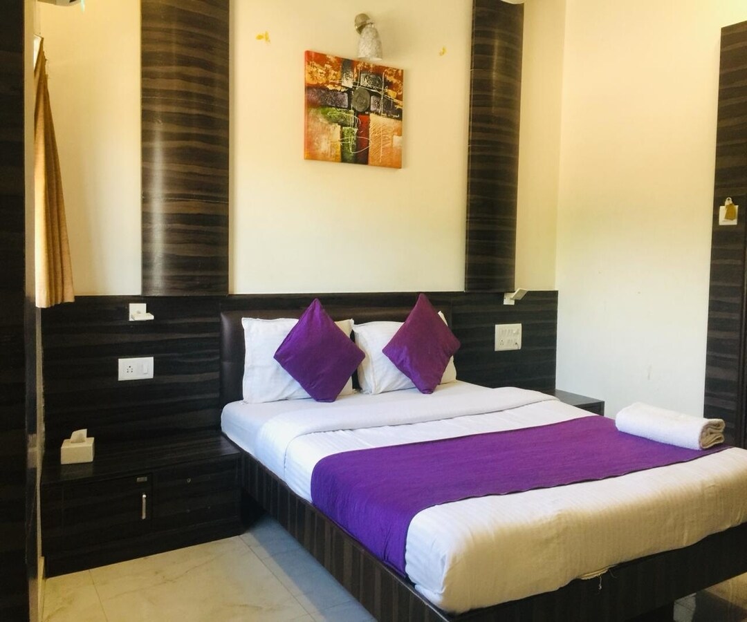 Hotel Amber-Near Taj Hotel