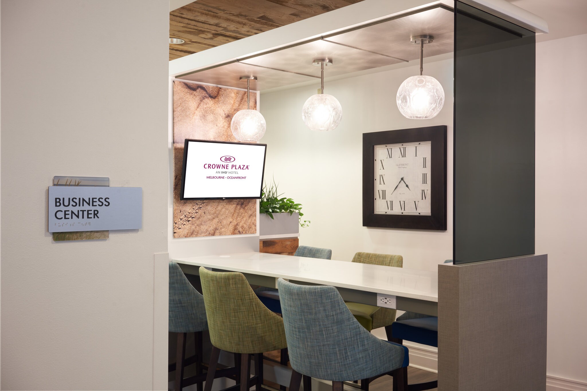 Crowne Plaza Hotel Melbourne - Oceanfront