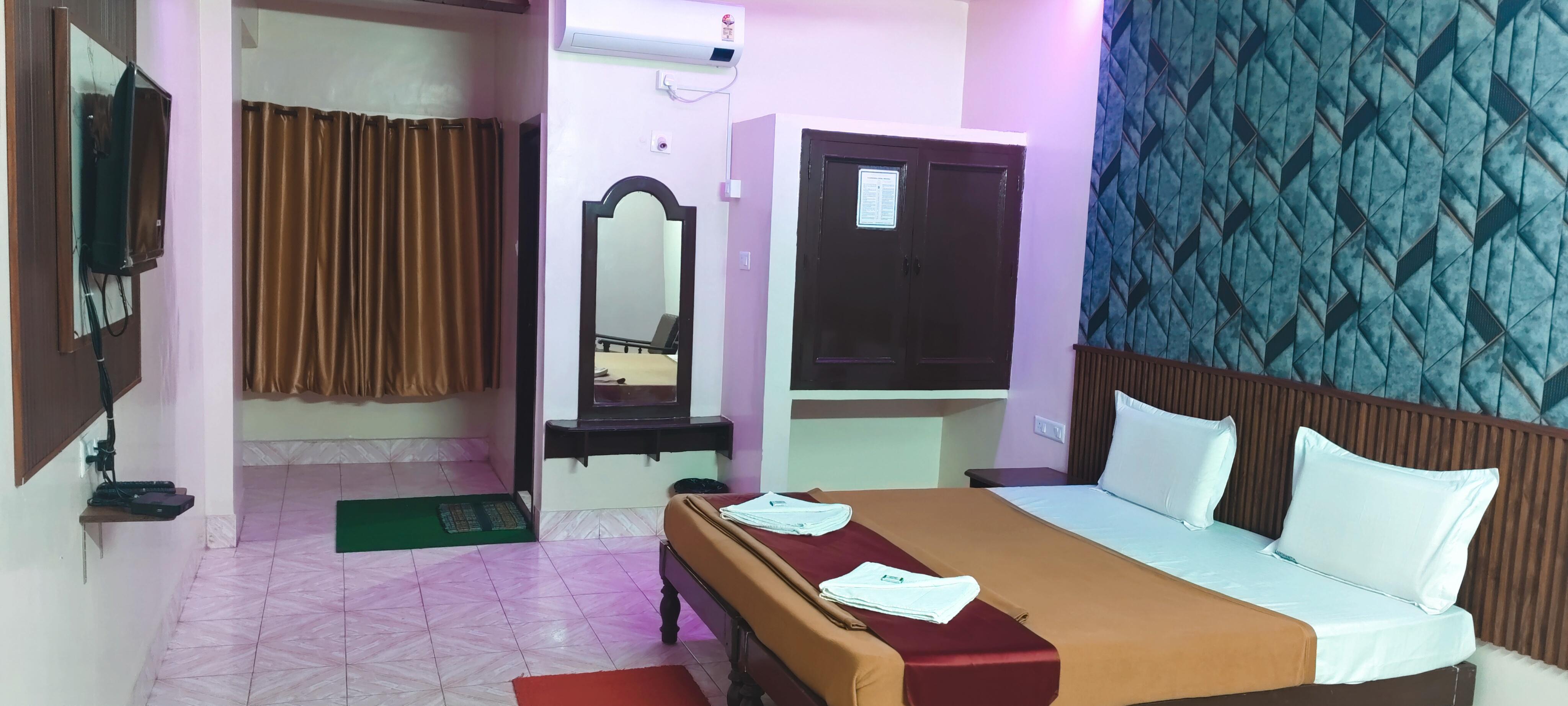 Arihantha Deluxe Lodge.