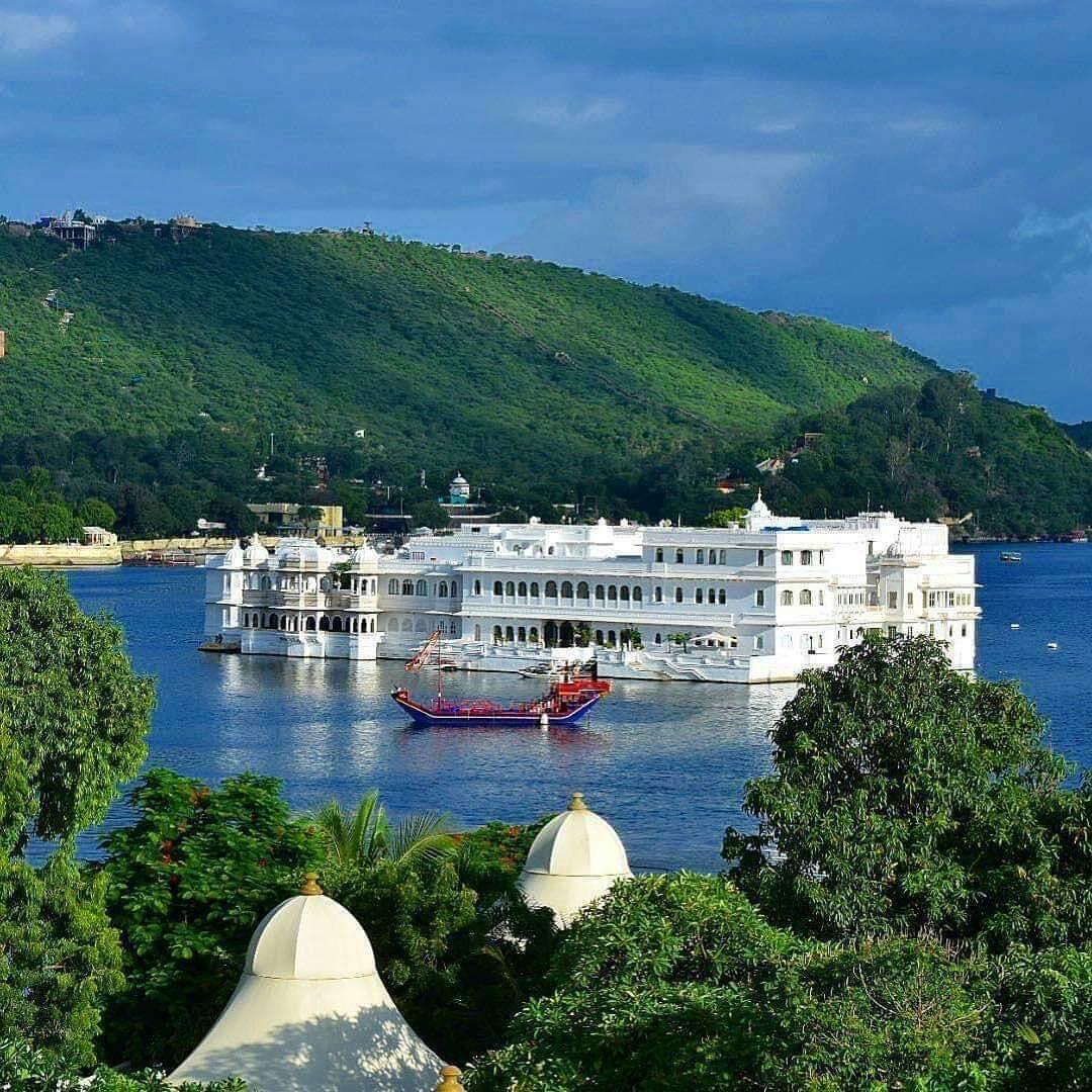 Nirvana Haveli by the Lake Pichola