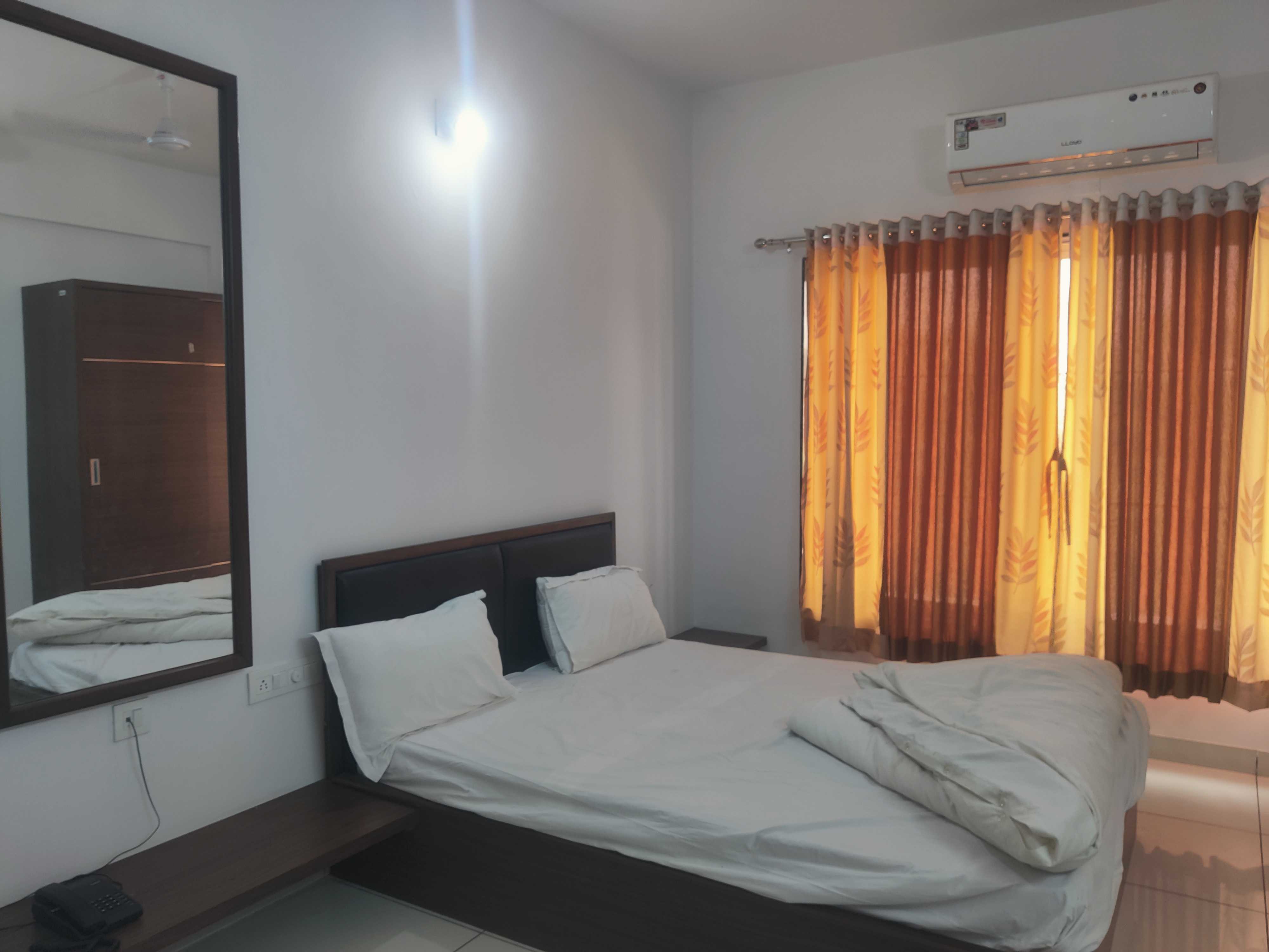 HOTEL O ROYAL INN
