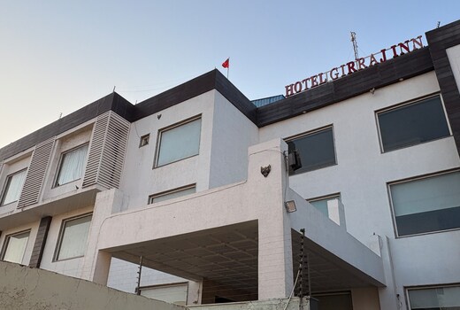 Hotel Girraj Inn