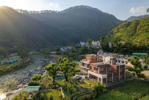 The Rizz Luxury Resort - Bhimtal (River View Resort)