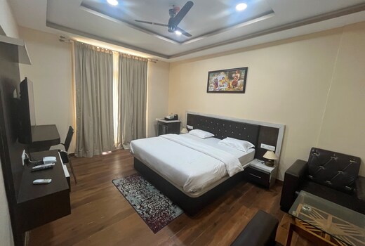 Townhouse Dharawada Taluku Formerly Shri Balaji Hotel