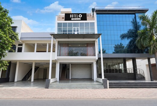 Hotel O Munsi Puliya Metro Lucknow