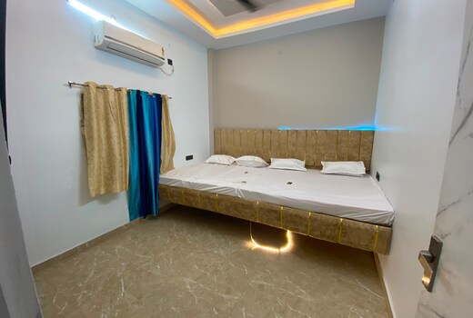 The Vashu Grand