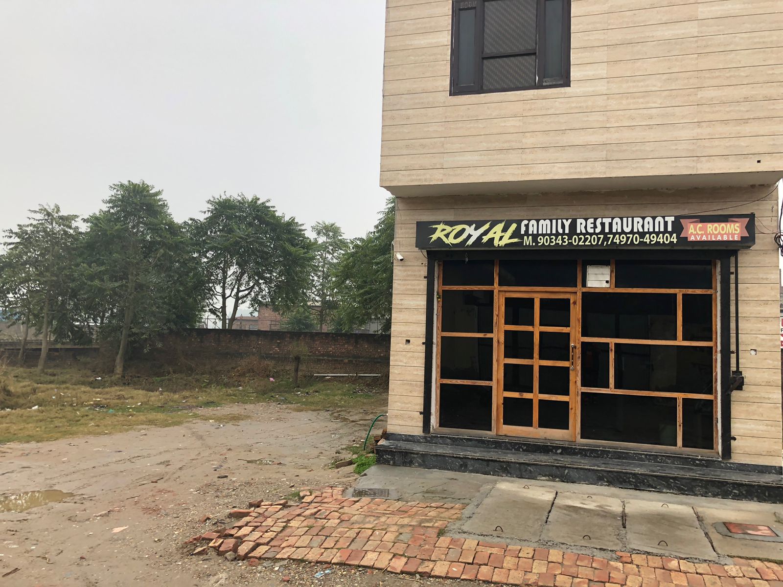 Royal hotel & restaurant