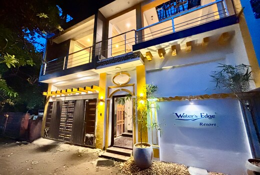 Waters Edge - Villa with Private Pool