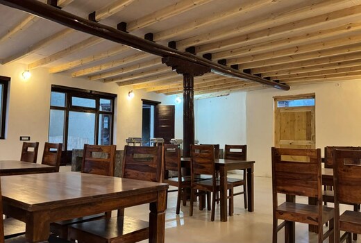 Ree Resort Hunder