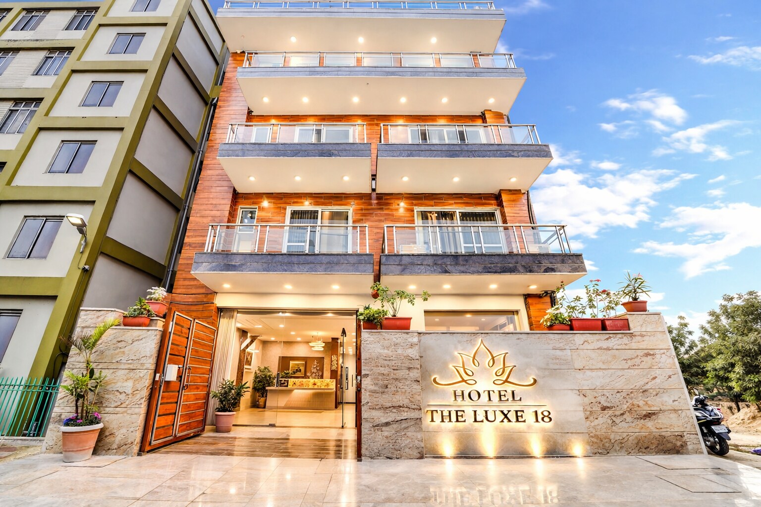 Hotel The Luxe 18 - Golf Course Road