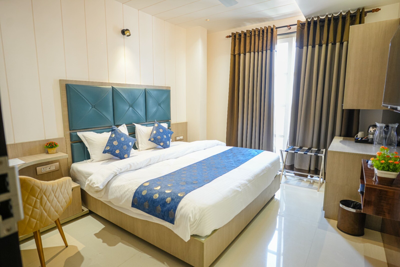 Sri Shyam Villas | 1.5 Km from Kashi Vishwanath Temple