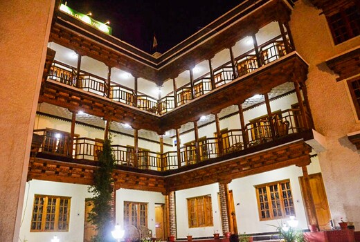 Hotel Grand Willow