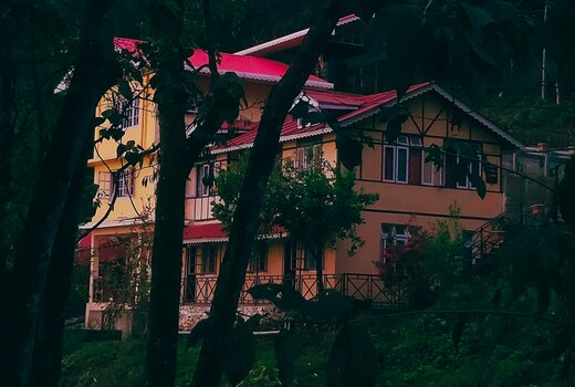Oak valley Retreat Homestay Hostel Cafe
