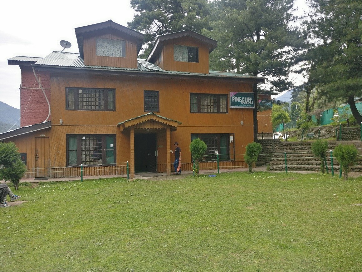 HOTEL PINECLIFF