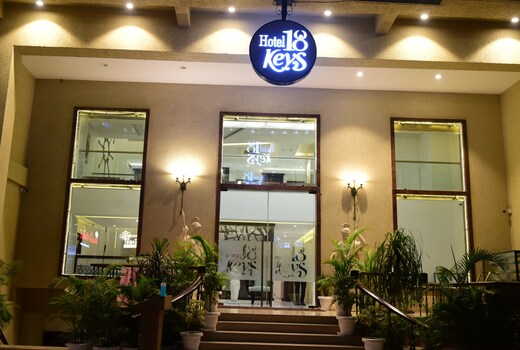 Hotel 18 Keys