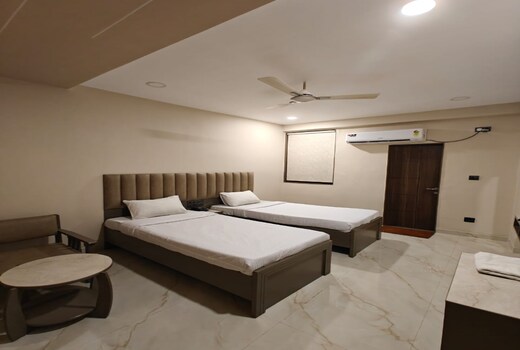 HOTEL PUSHPAK