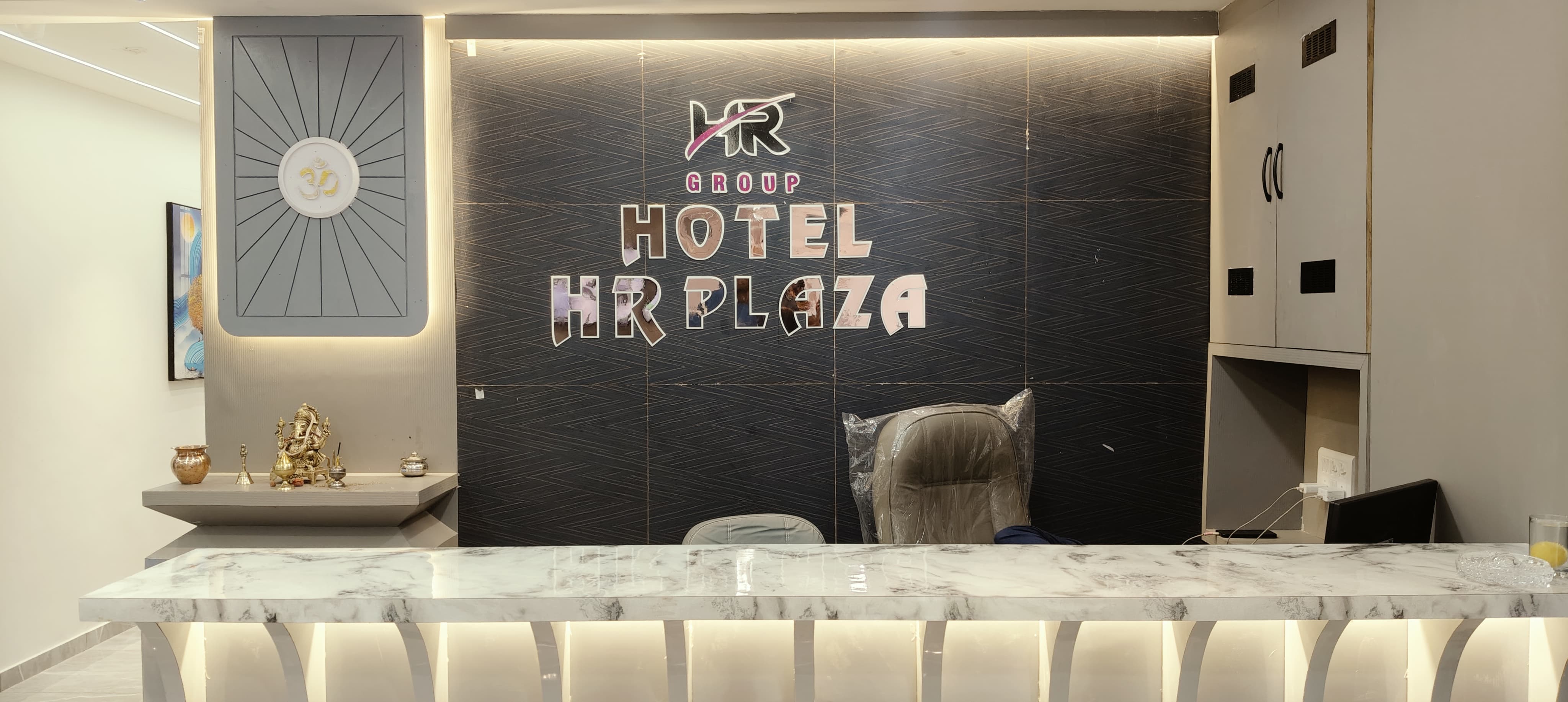 HOTEL HR PLAZA