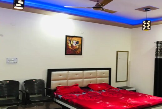 Hill View, 1 bhk, Furnished flat near Ganga River