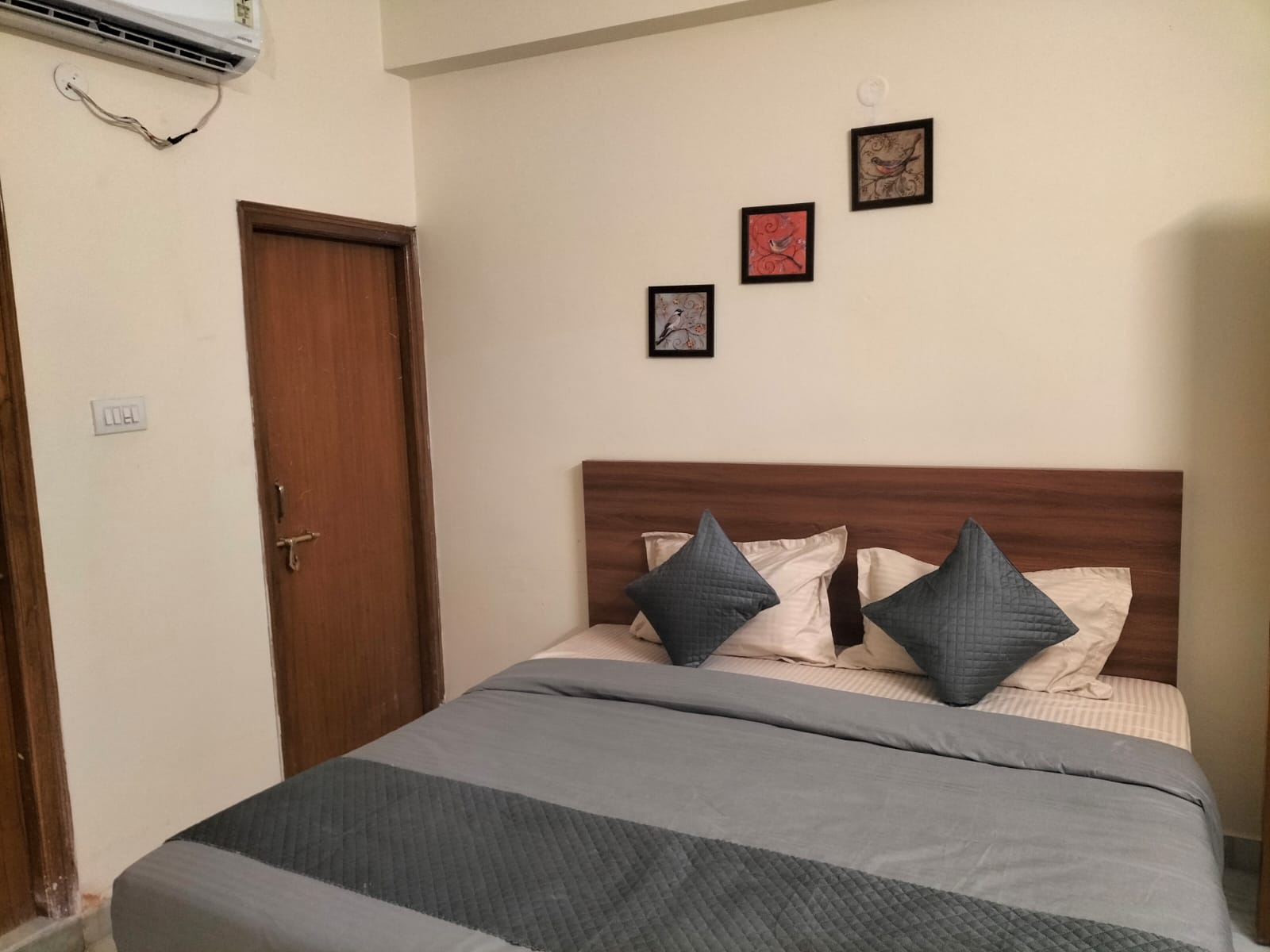 Cyber Suites - HiTech City
