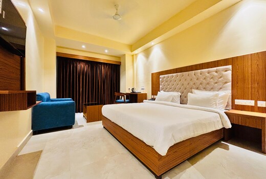 Petal Hotels (50 mtrs from Sea beach)