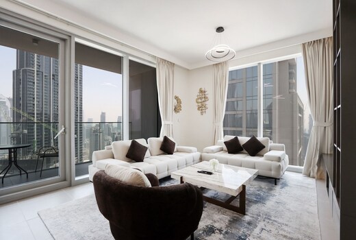ELIVAAS Curated Upgraded 3BR + Maid Room, Opera District View
