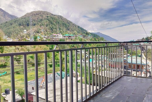 Himalayan Horizon and Cafe