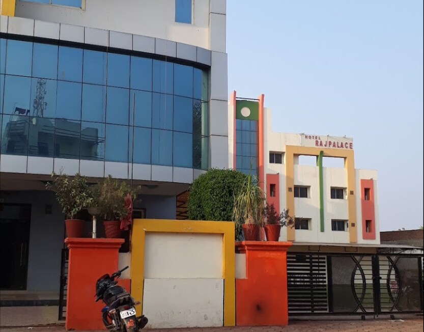 HOTEL RAJ PALACE