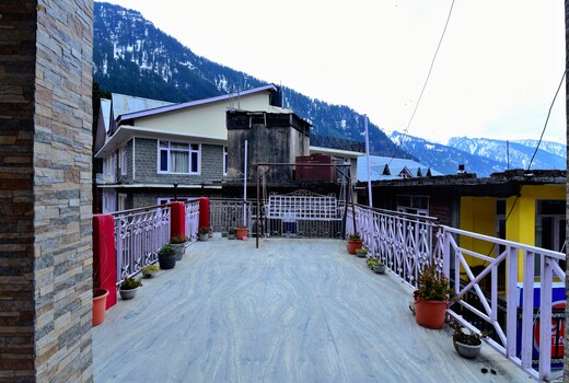 Hotel O Pine View Hotel Manali