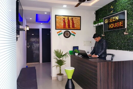 Greenhouse homestay