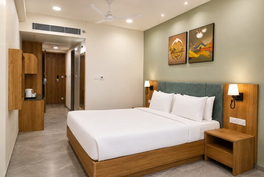 Imperia by The Sky Imperial, Statue of Unity