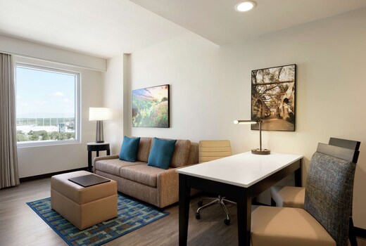 Embassy Suites by Hilton San Antonio Landmark