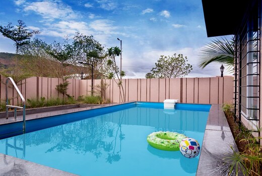 Sorina Hillside Resort