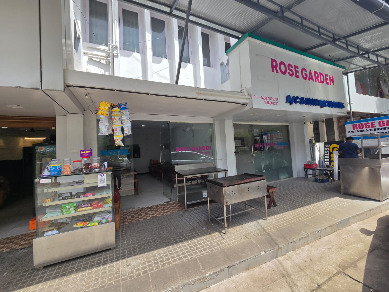 Rose Garden Hostel and Lodge