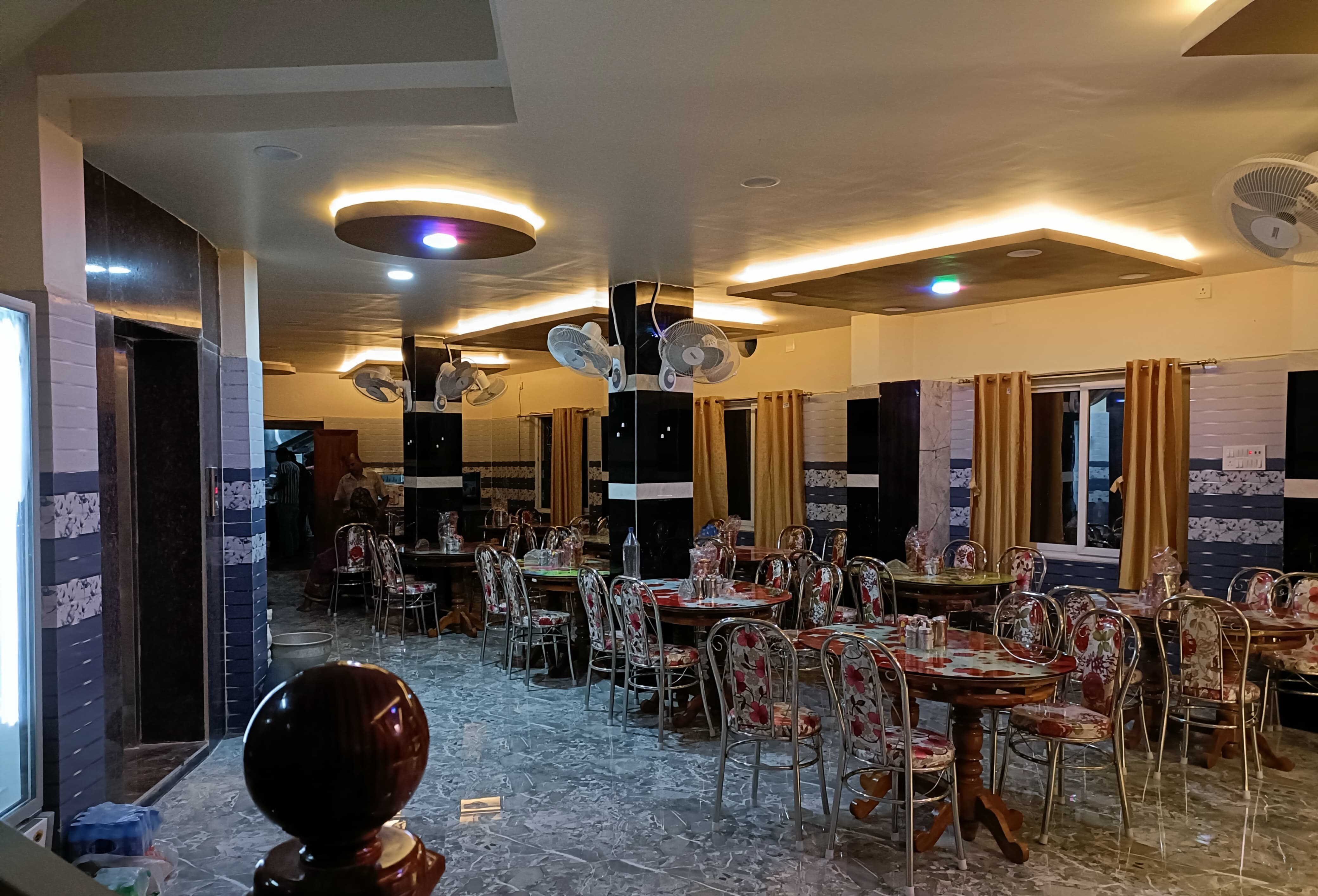 Anandamayi Motel & Restaurant