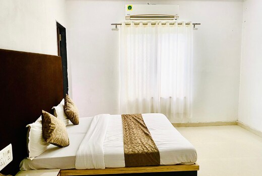 Baaz Resort